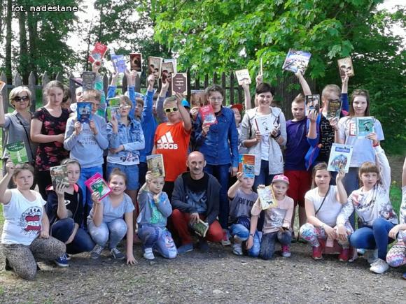 Żychlin: Tydzień bibliotek Czytanie w przestrzeni publicznej