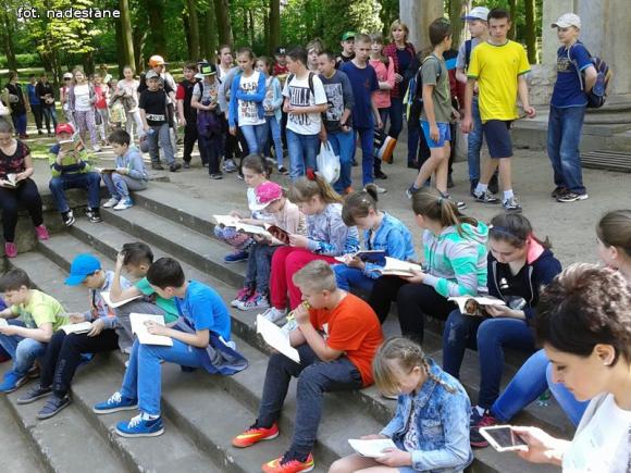 Żychlin: Tydzień bibliotek Czytanie w przestrzeni publicznej