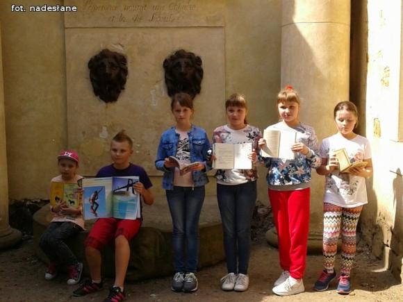 Żychlin: Tydzień bibliotek Czytanie w przestrzeni publicznej
