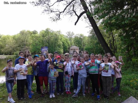 Żychlin: Tydzień bibliotek Czytanie w przestrzeni publicznej