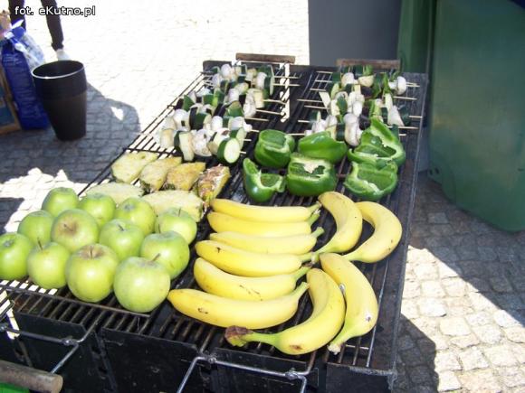 Ostatni Piknik Zdrowotny: Pudełka Życia, owocowe szaszłyki, fakir i dobra muzyka. Wszystkie atrakcje bezpłatne