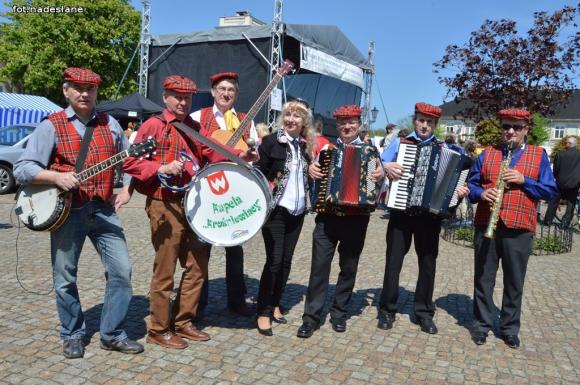 W Łęczycy na ludowo. Kapela Krośniewiacy na podium