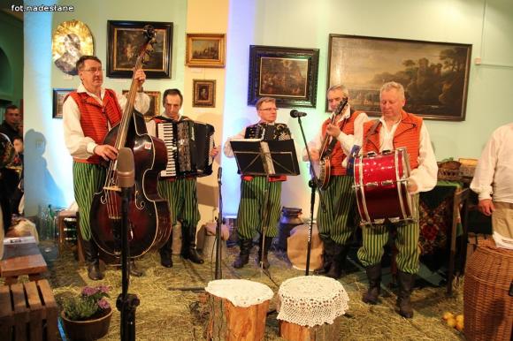 W Łęczycy na ludowo. Kapela Krośniewiacy na podium