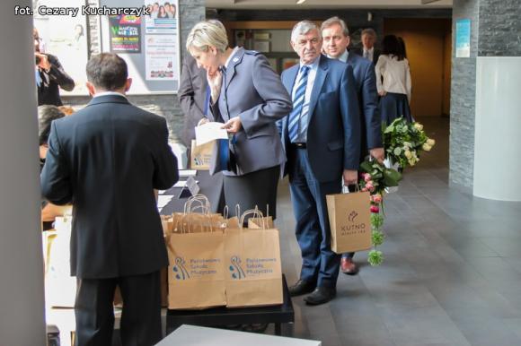 70 lat grają i śpiewają dla nas. Dziękujemy