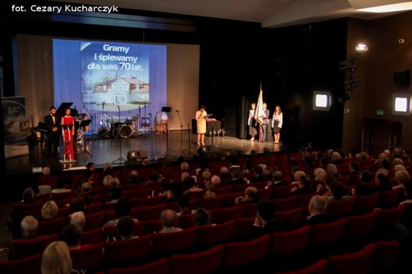 70 lat grają i śpiewają dla nas. Dziękujemy