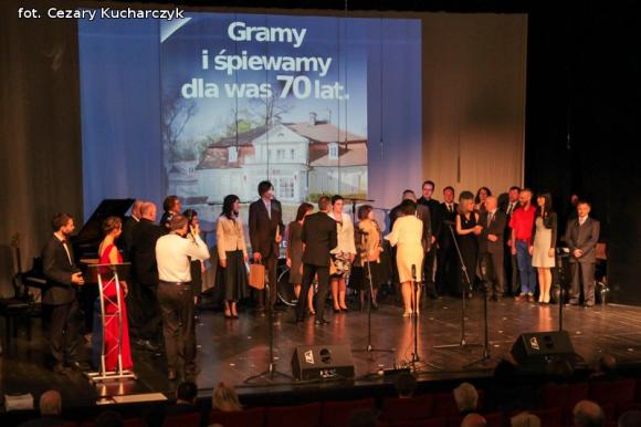 70 lat grają i śpiewają dla nas. Dziękujemy