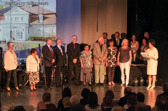 70 lat grają i śpiewają dla nas. Dziękujemy
