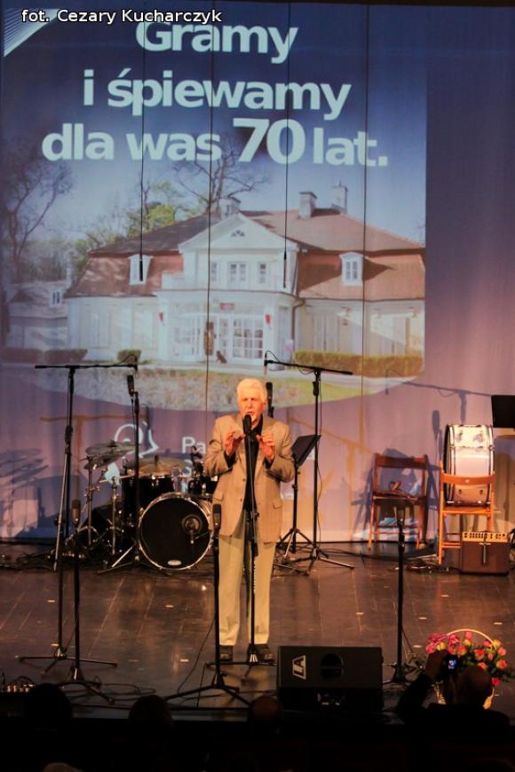 70 lat grają i śpiewają dla nas. Dziękujemy