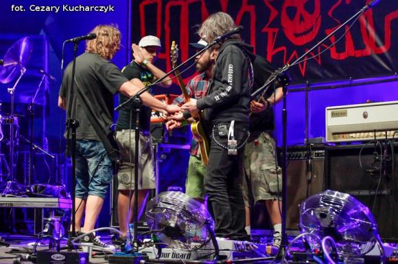 Było gorąco na niebie i rockowej ziemi. Rock&Rose Fest Kutno za nami