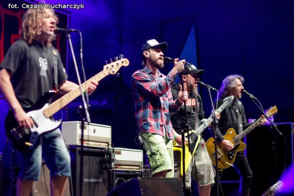 Było gorąco na niebie i rockowej ziemi. Rock&Rose Fest Kutno za nami