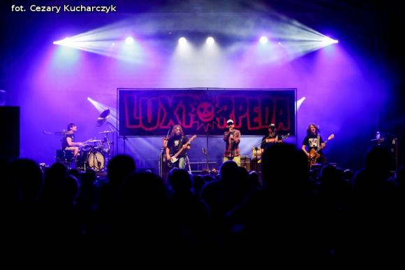 Było gorąco na niebie i rockowej ziemi. Rock&Rose Fest Kutno za nami