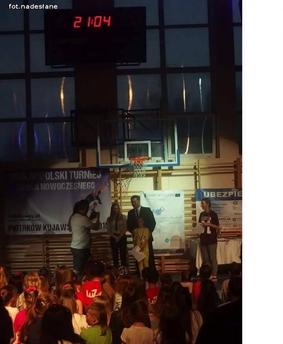 Tancerze STREET DANCE STUDIO Joanny Zielińskiej podbili Piotrków Kujawski