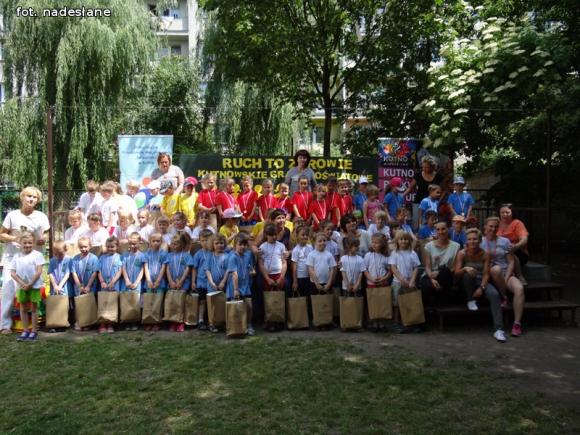 Zabawy sportowe w Jarzębince