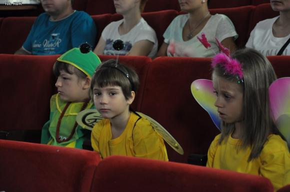 Przedszkolaki na scenie. Pierwszy dzień Łapy