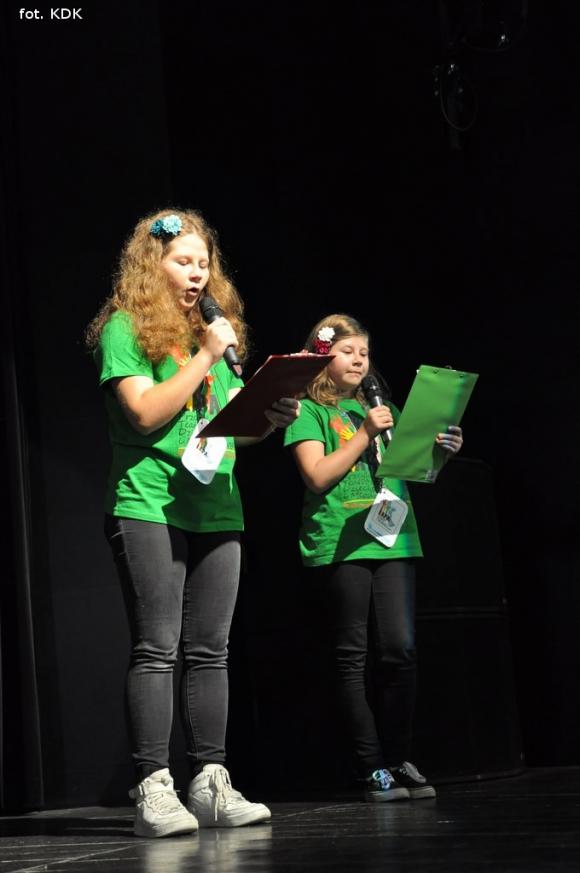 Przedszkolaki na scenie. Pierwszy dzień Łapy