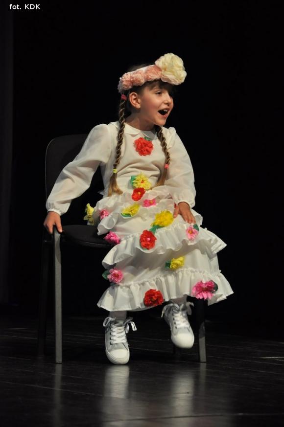 Przedszkolaki na scenie. Pierwszy dzień Łapy