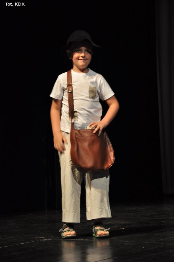 Przedszkolaki na scenie. Pierwszy dzień Łapy