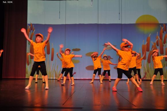 Przedszkolaki na scenie. Pierwszy dzień Łapy