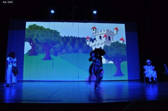 Przedszkolaki na scenie. Pierwszy dzień Łapy