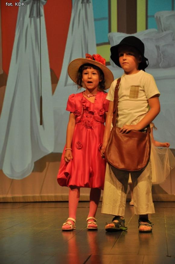 Przedszkolaki na scenie. Pierwszy dzień Łapy
