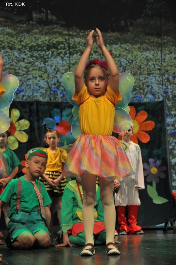 Przedszkolaki na scenie. Pierwszy dzień Łapy