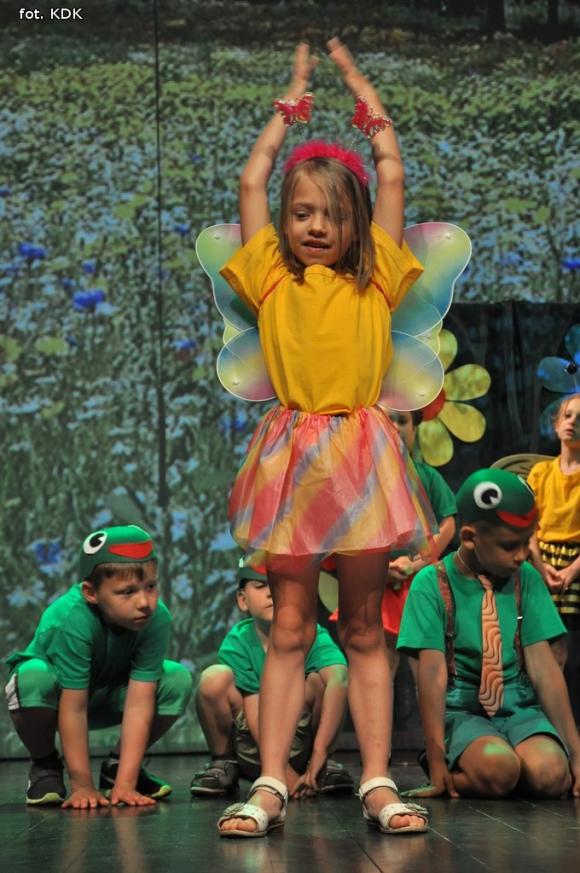 Przedszkolaki na scenie. Pierwszy dzień Łapy