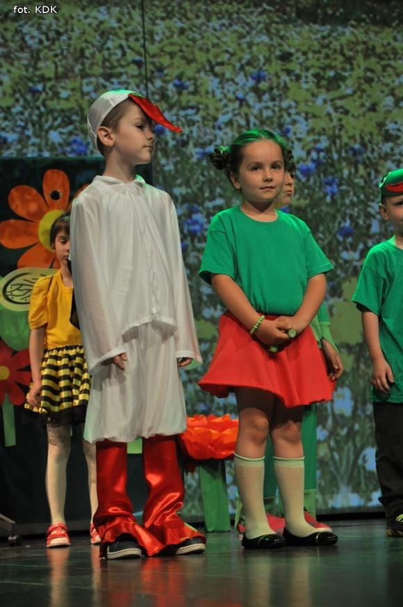 Przedszkolaki na scenie. Pierwszy dzień Łapy