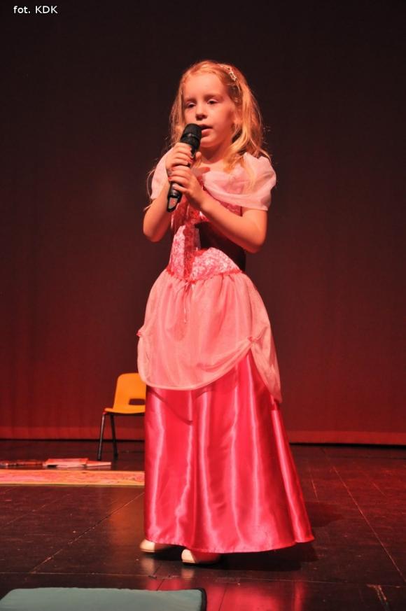 Przedszkolaki na scenie. Pierwszy dzień Łapy