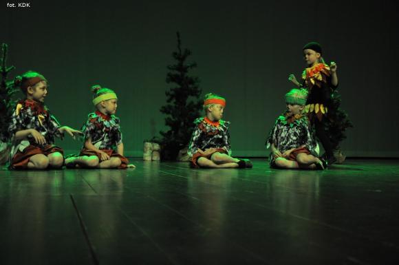 Przedszkolaki na scenie. Pierwszy dzień Łapy