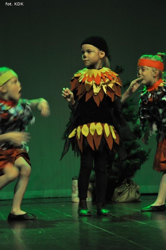 Przedszkolaki na scenie. Pierwszy dzień Łapy