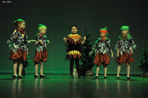 Przedszkolaki na scenie. Pierwszy dzień Łapy