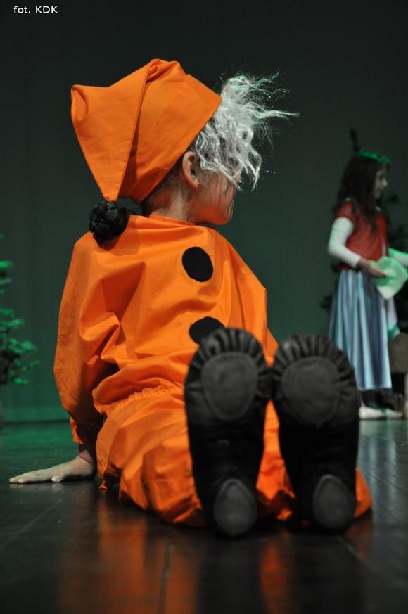 Przedszkolaki na scenie. Pierwszy dzień Łapy