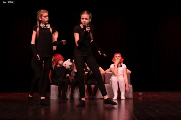 Ostatni dzień przeglądu teatralnego w domu kultury