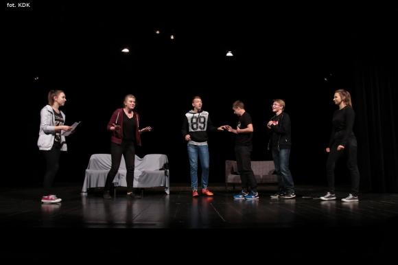 Ostatni dzień przeglądu teatralnego w domu kultury