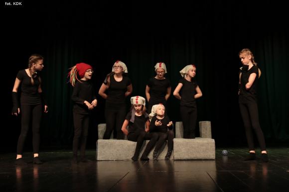 Ostatni dzień przeglądu teatralnego w domu kultury