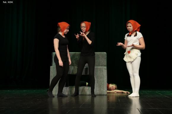 Ostatni dzień przeglądu teatralnego w domu kultury