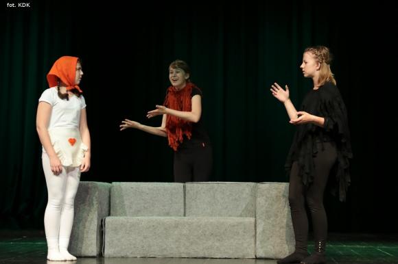 Ostatni dzień przeglądu teatralnego w domu kultury