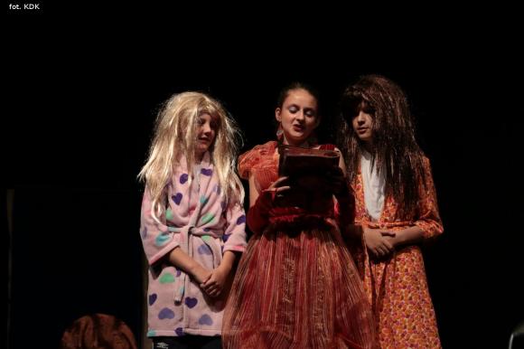 Ostatni dzień przeglądu teatralnego w domu kultury