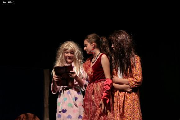 Ostatni dzień przeglądu teatralnego w domu kultury