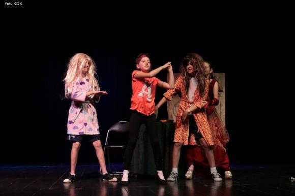 Ostatni dzień przeglądu teatralnego w domu kultury