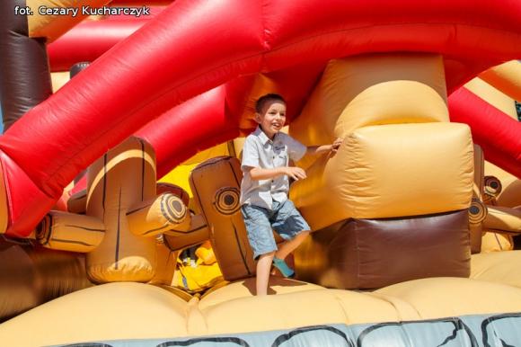 Cezar-Foto: Rodzinny Zawrót Głowy na Dzień Dziecka w Kutnie