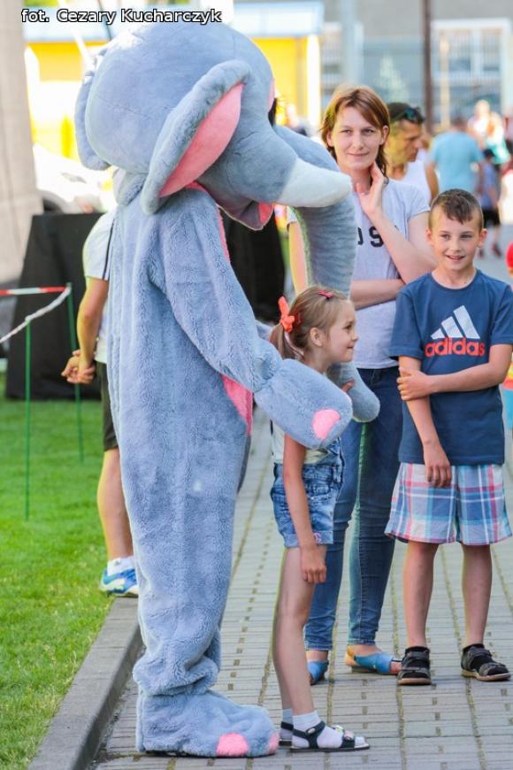 Cezar-Foto: Rodzinny Zawrót Głowy na Dzień Dziecka w Kutnie