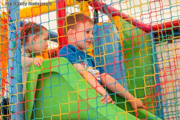 Cezar-Foto: Rodzinny Zawrót Głowy na Dzień Dziecka w Kutnie