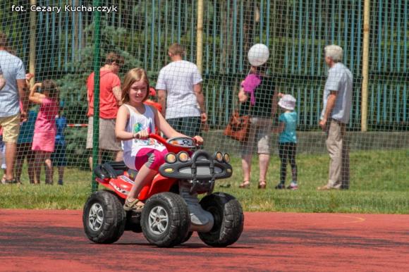 Cezar-Foto: Rodzinny Zawrót Głowy na Dzień Dziecka w Kutnie