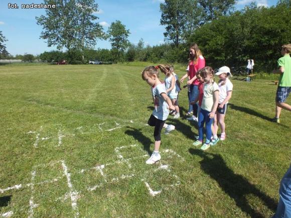 Młody Obywatel na Sportowo w Zespole Szkół nr 4. Gry i Zabawy na Azorach