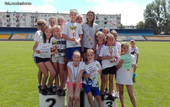 Mistrzostwa Powiatu w Trójboju Lekkoatletycznym Klas Czwartych wygrawa 