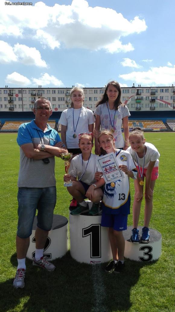 Mistrzostwa Powiatu w Trójboju Lekkoatletycznym Klas Czwartych wygrawa 