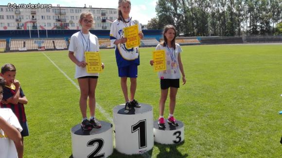 Mistrzostwa Powiatu w Trójboju Lekkoatletycznym Klas Czwartych wygrawa 