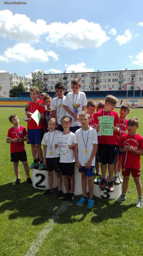 Mistrzostwa Powiatu w Trójboju Lekkoatletycznym Klas Czwartych wygrawa 