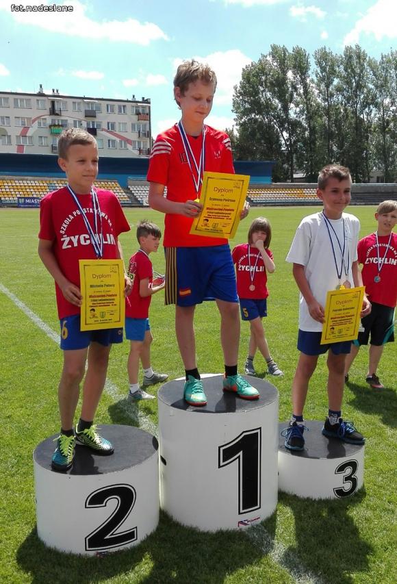Mistrzostwa Powiatu w Trójboju Lekkoatletycznym Klas Czwartych wygrawa 